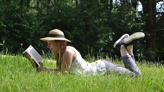 reading-book-1500650_960_720.jpg
